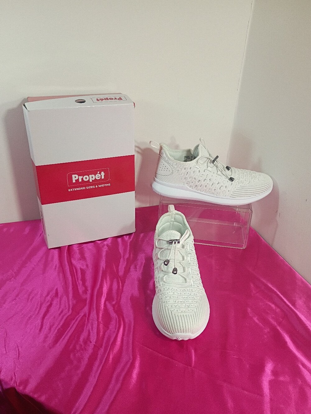 Propet Women SZ 8.5 X2E Travel Bound Sneaker In White Shoe WAA132M New With Box.